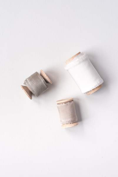 Trio_de_rubans_de_soie_teintés_a_la_main_Daucus_Tinctura_Teinture_Végétale